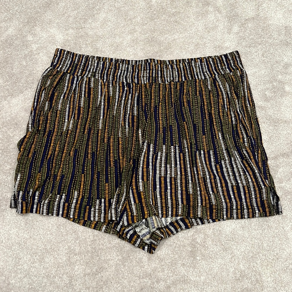 H&M striped shorts with pockets, size Small